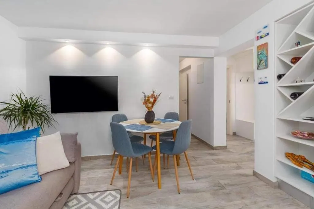 Apartment Amor Pula 0*,